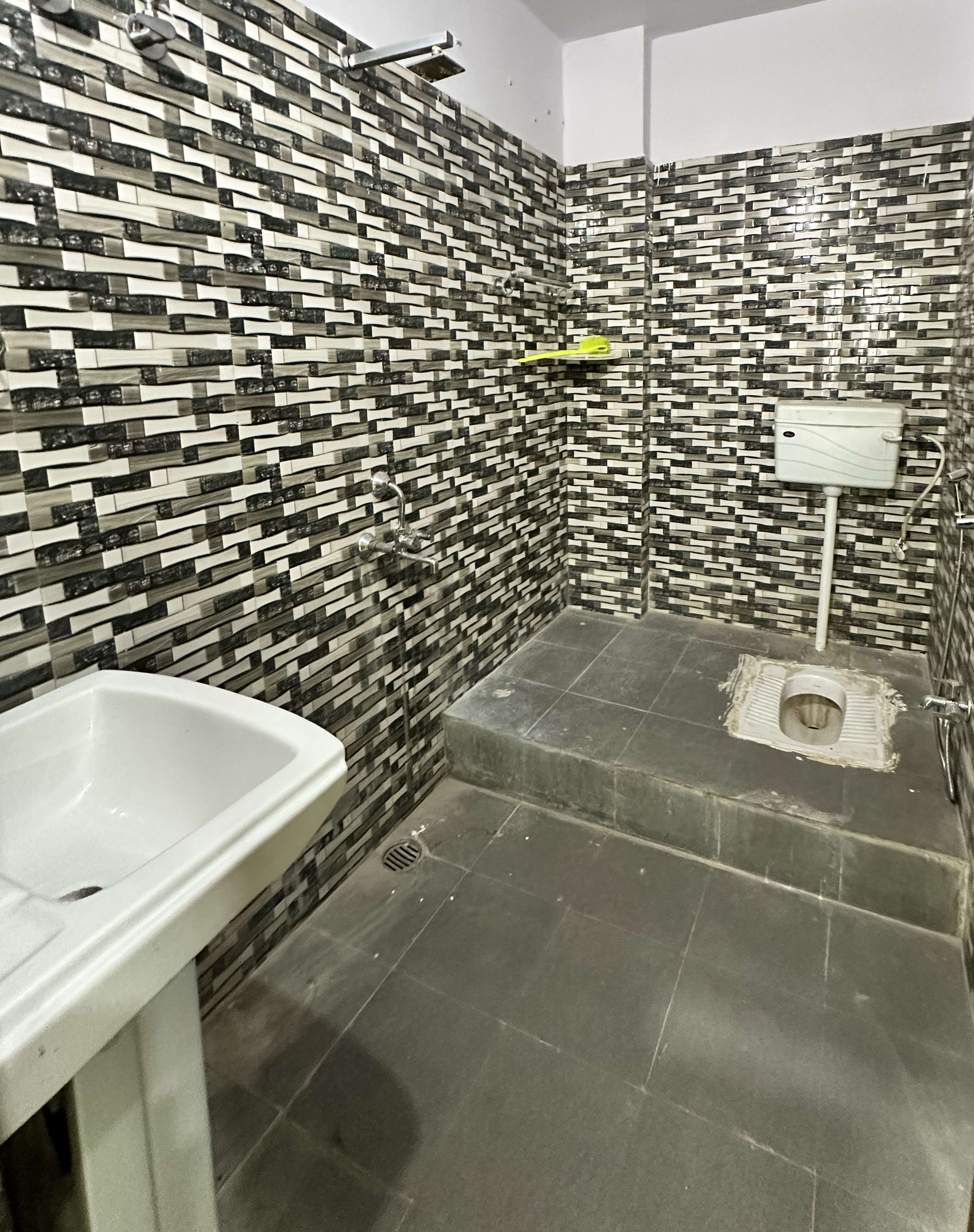 2BHK Flat for Rent in Takrohi, Indira Nagar, Lucknow - photo 4