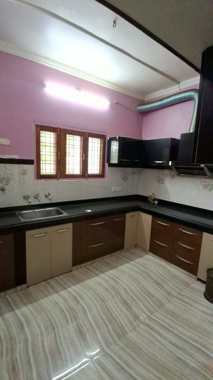 3BHK Semi-Furnished Flat in LDA Colony, Lucknow - photo 5