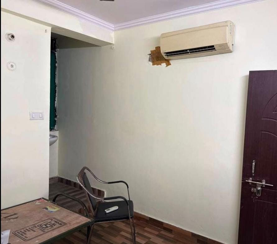 PG in Narhi, Hazratganj, Lucknow, Uttar Pradesh