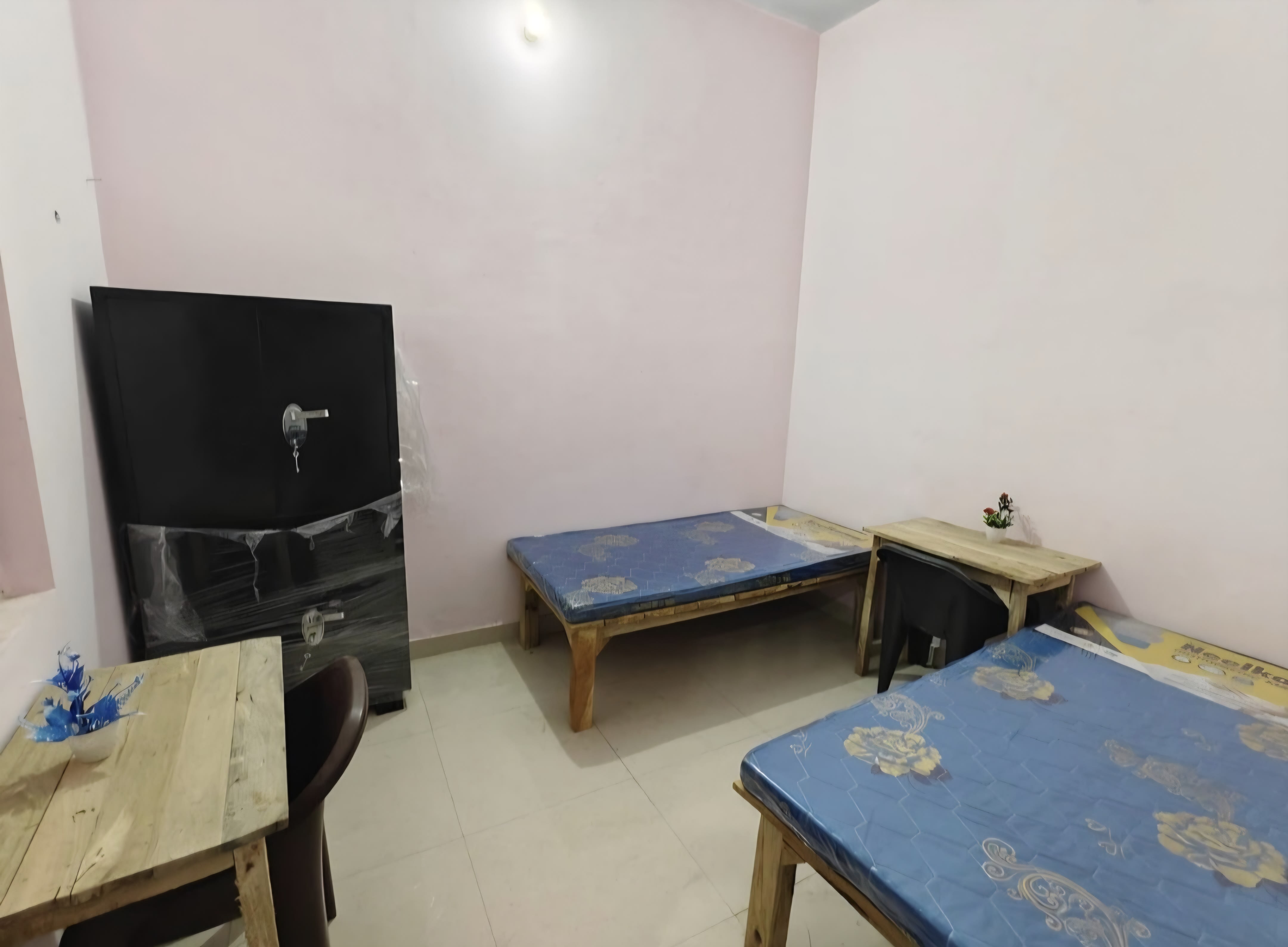 PG in Azad Nagar, Alambagh, Lucknow