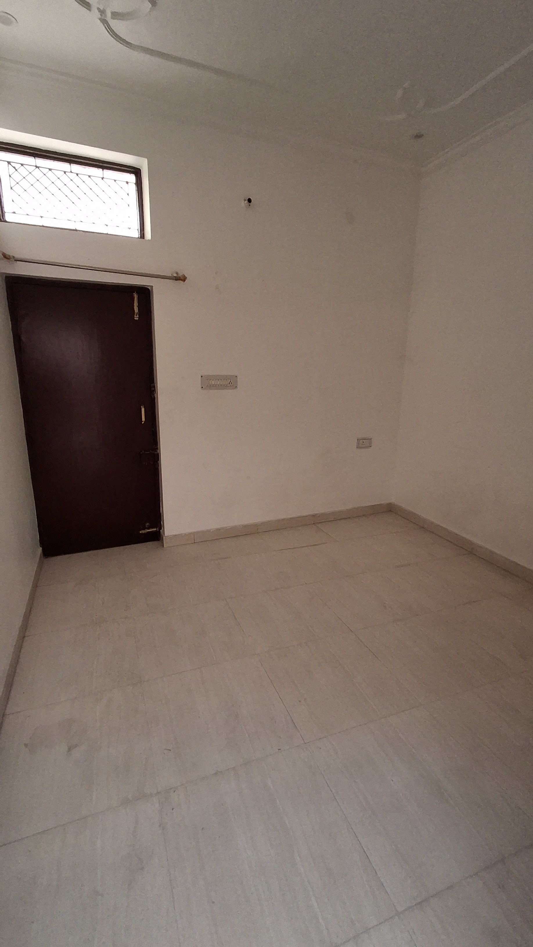 2 BHK for Rent Near Krishna Nagar Metro Station - photo 4