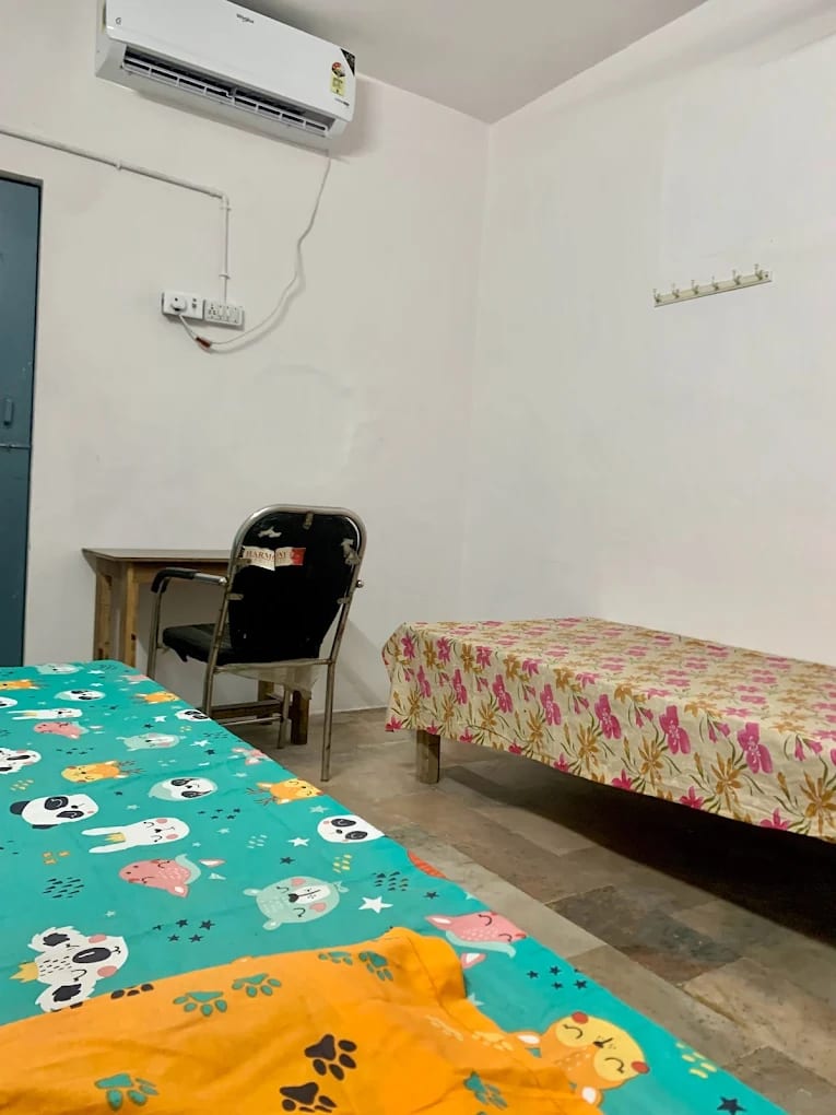 PG in Awadh Tower, 2nd Floor, Northern Block kaysons Lane, Naval Kishore Rd, Hazratganj, Hazratganj Metro Station Gate No 4, Lucknow