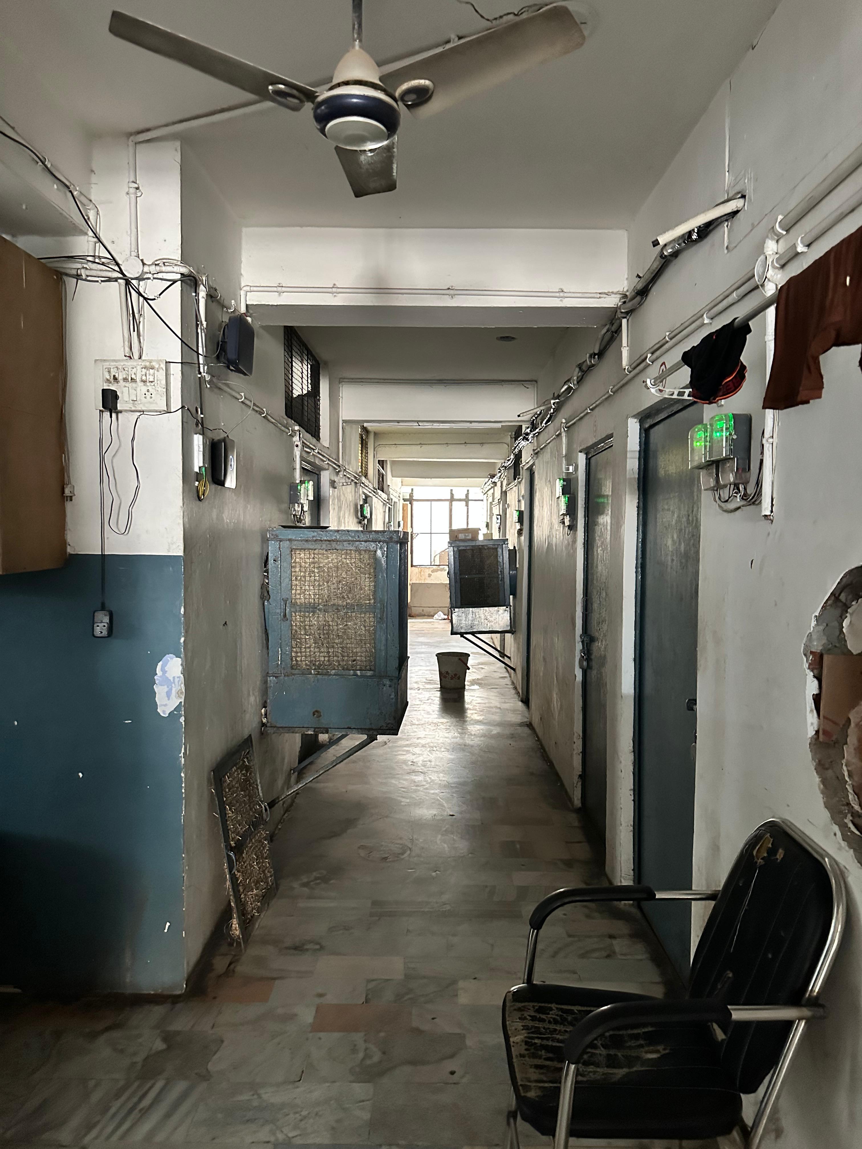 PG in Awadh Tower, 2nd Floor, Northern Block kaysons Lane, Naval Kishore Rd, Hazratganj, Hazratganj Metro Station Gate No 4, Lucknow - photo 5