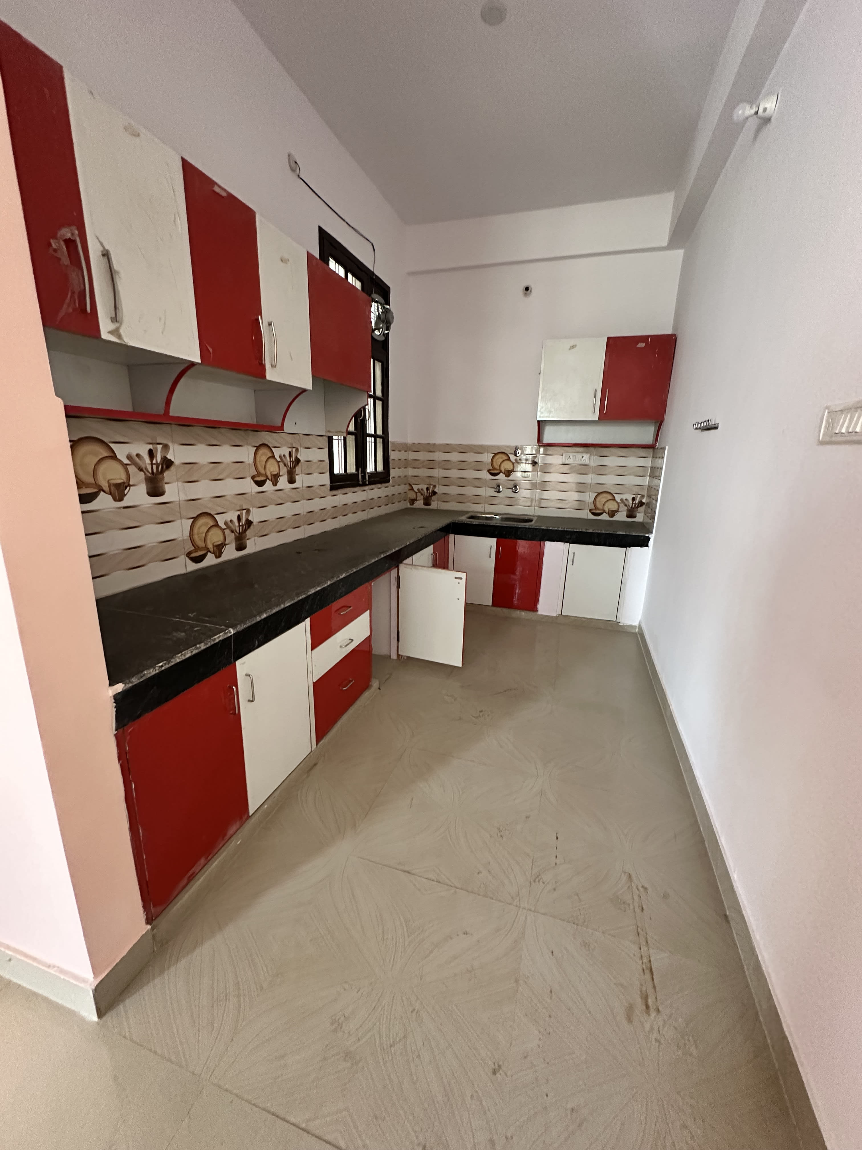 2BHK Flat for Rent in Takrohi, Indira Nagar, Lucknow - photo 3