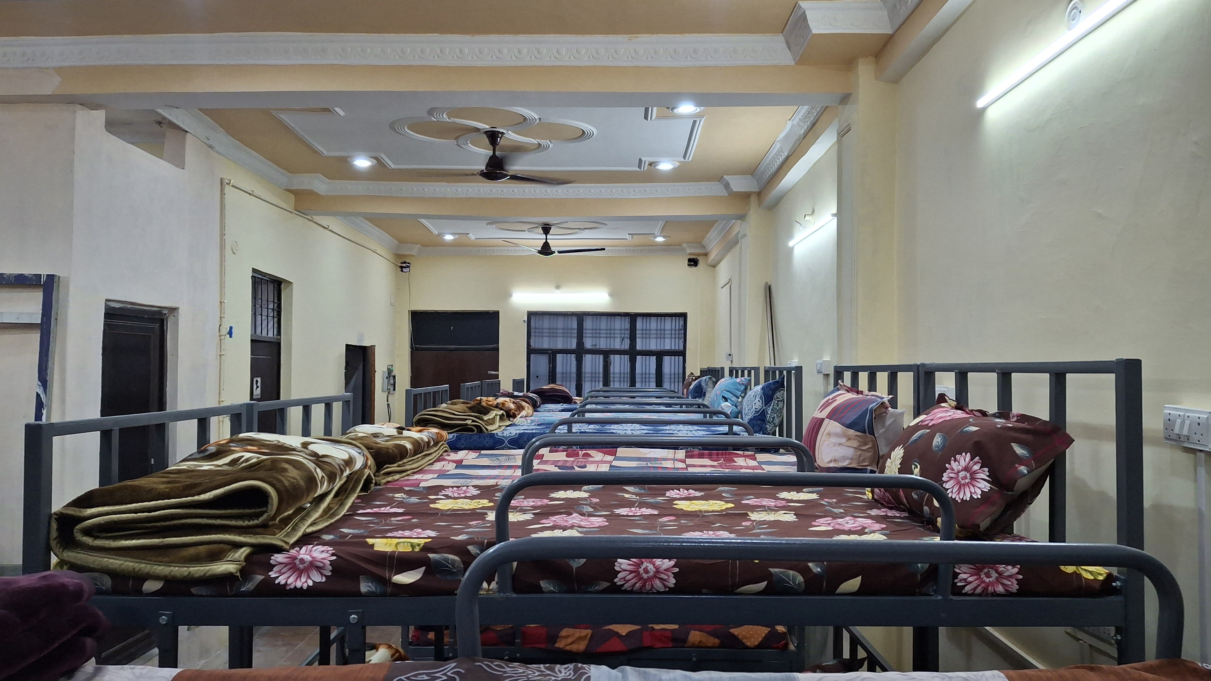 PG in Sheth Ghannumal Road, Lucknow - photo 5