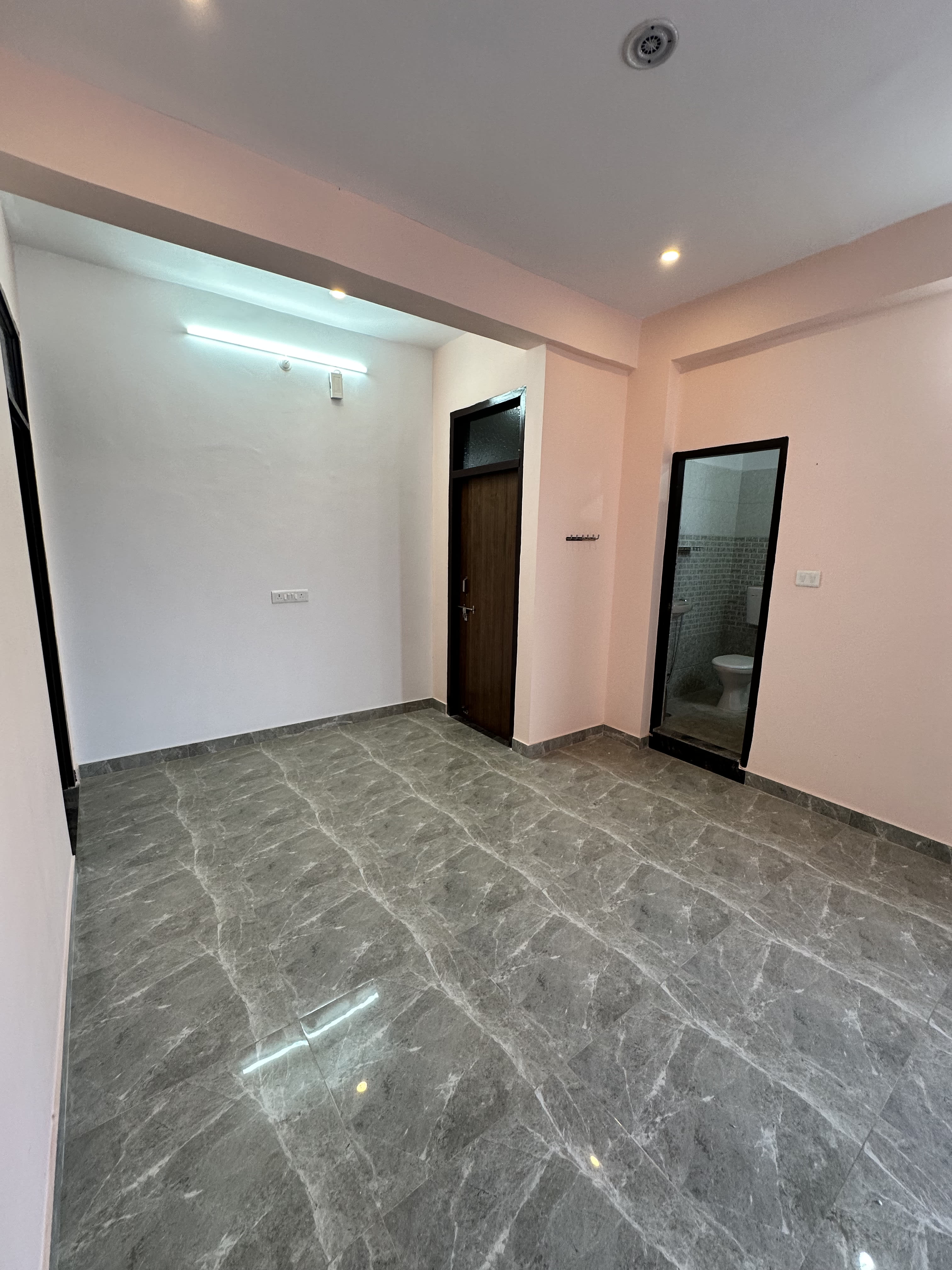 2BHK Flat for Rent in Takrohi, Indira Nagar, Lucknow - photo 3