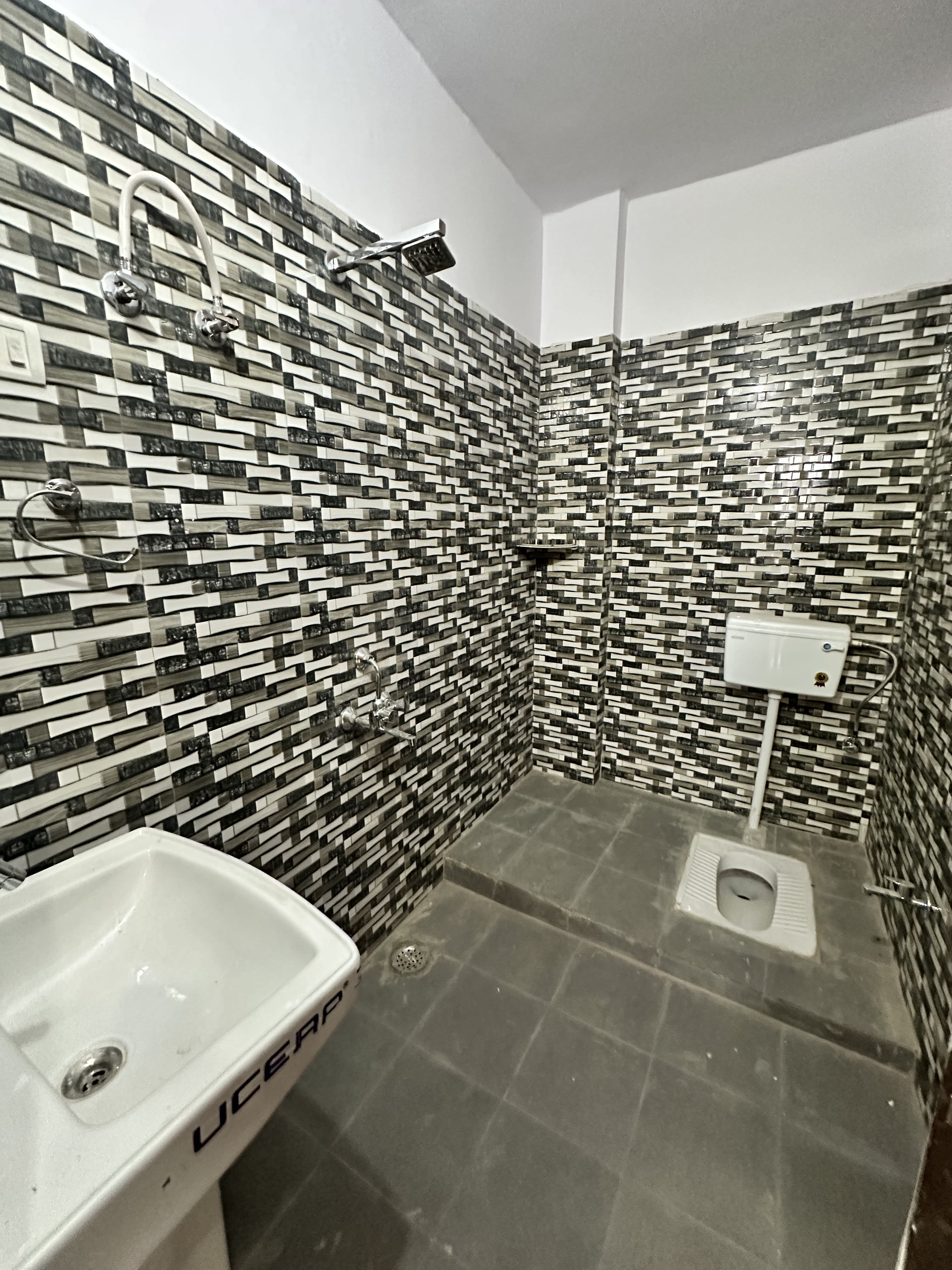 2BHK Flat for Rent in Takrohi, Indira Nagar, Lucknow - photo 3